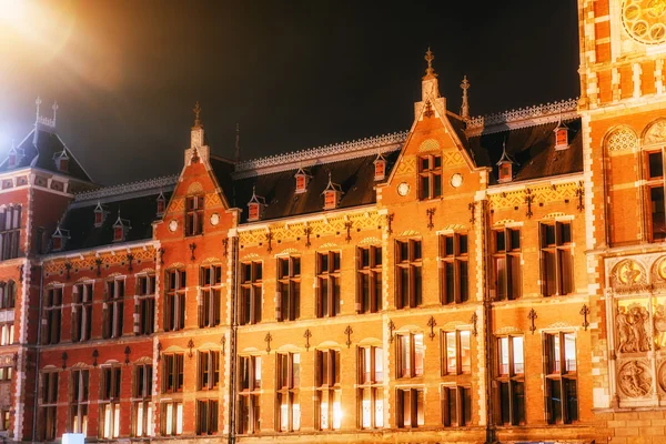 Bela vista calma noite da cidade de Amsterdã . — Fotografia de Stock