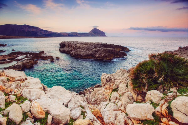 Panorama de primavera de la ciudad costera Trapany. Sicilia, Italia, Europa —  Fotos de Stock