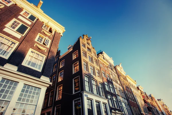 Amsterdam - Nederland. Vulytsya in het historische centrum van Amst — Stockfoto