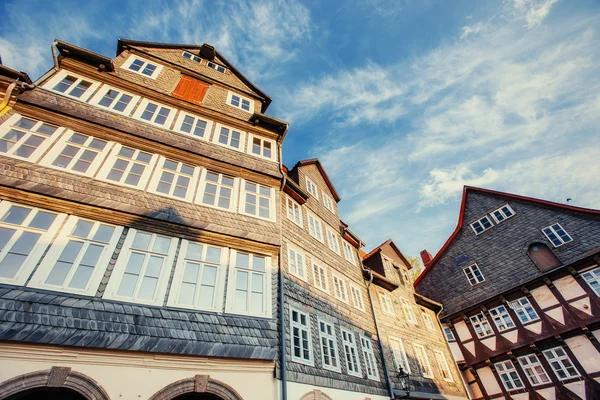 Façade d'un immeuble avec fenêtres. Charmante ville en Allemagne. Li ! — Photo