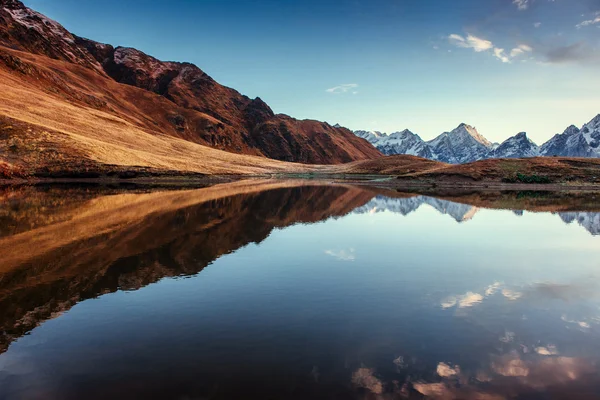 Het schilderachtige landschap in de bergen. Bovenste Svaneti, Georg — Stockfoto