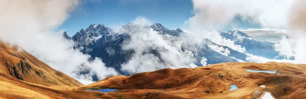 The picturesque landscape in the mountains. Upper Svaneti, Georg — Stock Photo, Image