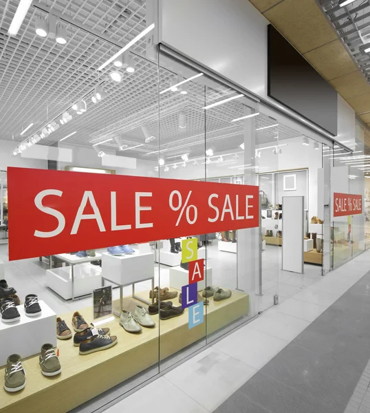 Window of beautiful european store — Stock Photo, Image