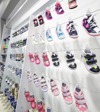 İç modern Avrupa alışveriş Ayakkabı mağazası