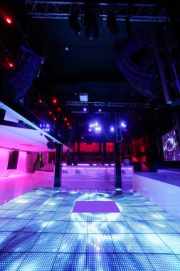 güzel bir Avrupa gece kulübü iç