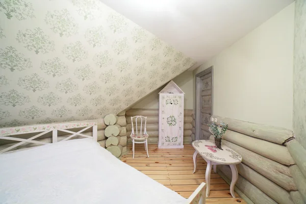 Bonito interior de dormitorio europeo — Foto de Stock