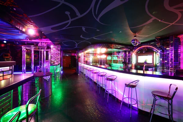 Bellissimo interno del night club europeo — Foto Stock