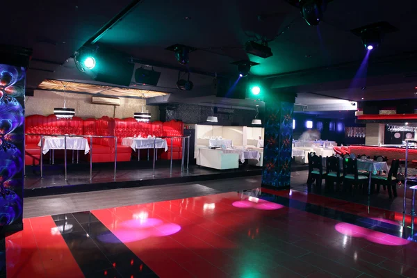 Bellissimo interno del night club europeo — Foto Stock