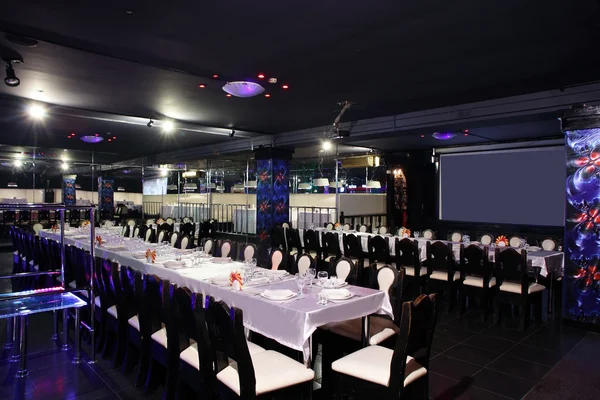 Hermoso club nocturno europeo interior — Foto de Stock