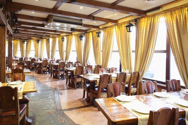 Europees restaurant in felle kleuren — Stockfoto