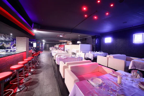 Bellissimo interno del night club europeo — Foto Stock