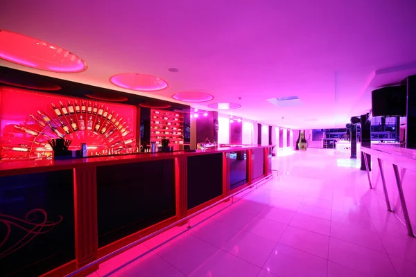 Bellissimo interno del night club europeo — Foto Stock