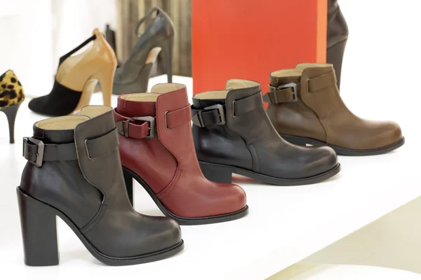 Interior of shoe store in modern european mall — Stock Photo, Image