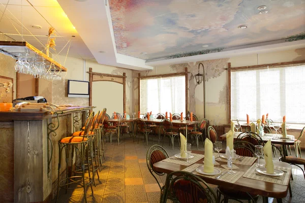 Europeiska restaurang i ljusa färger — Stockfoto