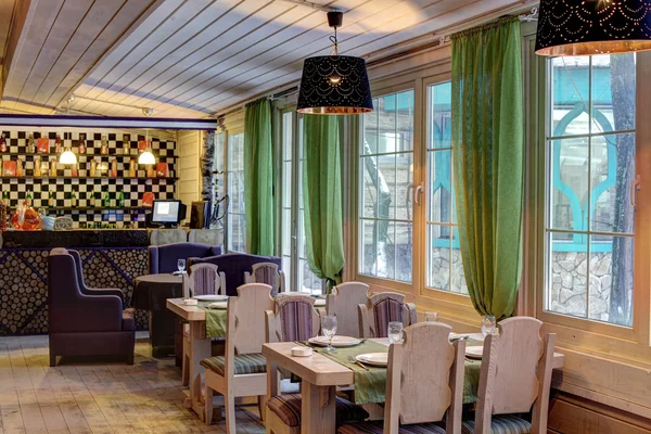 Europäisches Restaurant in hellen Farben — Stockfoto