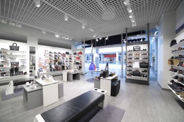 İç modern Avrupa alışveriş Ayakkabı mağazası