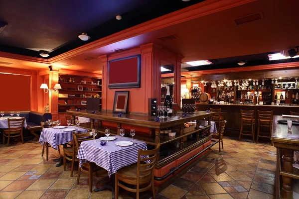 Europeiska restaurang i ljusa färger — Stockfoto
