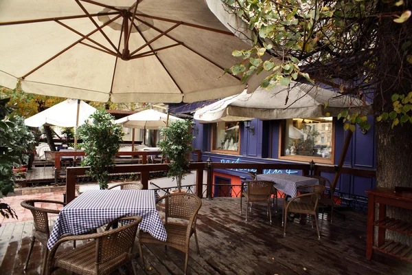 Restaurante europeu em cores brilhantes — Fotografia de Stock