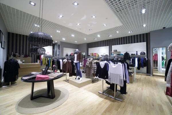 Nuevo interior de la tienda de tela — Foto de Stock