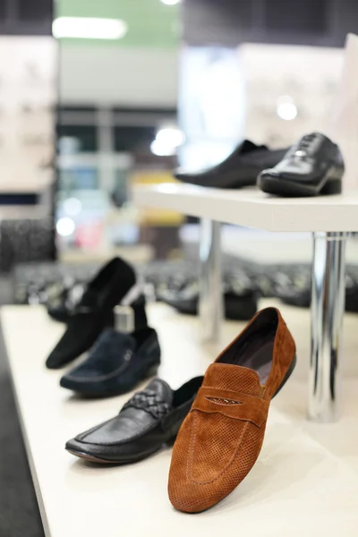 Interior of shoe store in modern european mall — Stock Photo, Image