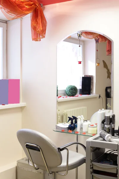 Interieur van moderne beauty salon — Stockfoto