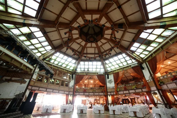 Europäisches Restaurant in hellen Farben — Stockfoto