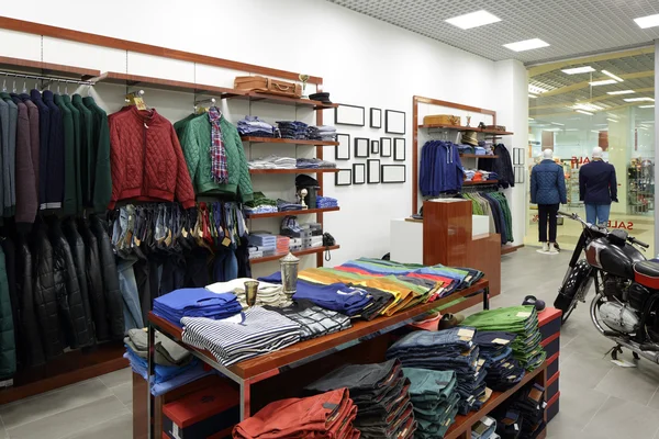 Nuevo interior de la tienda de tela —  Fotos de Stock