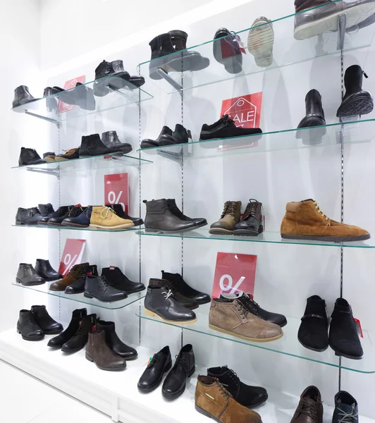 Interior of shoe store in modern european mall — Stock Photo, Image