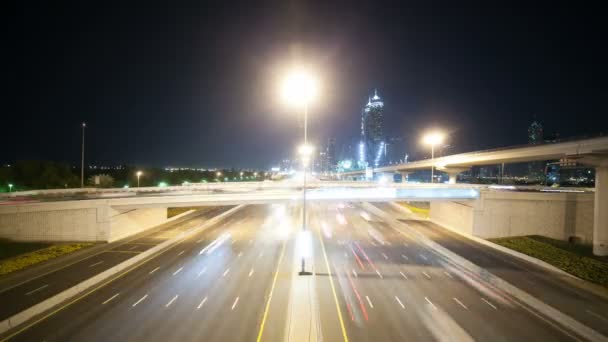 Tráfego rodoviário na cidade de Dubai — Vídeo de Stock
