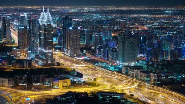 Gece turist Dubai'de sokak — Stok video