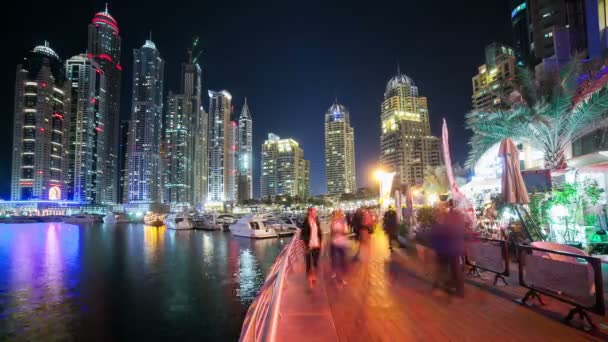 Noční pohled na Dubaj — Stock video