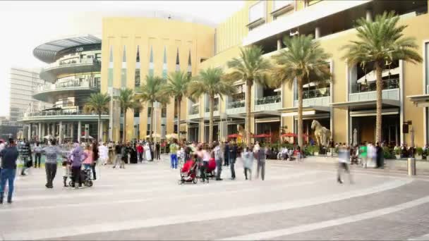 Dubai wallking gatan — Stockvideo