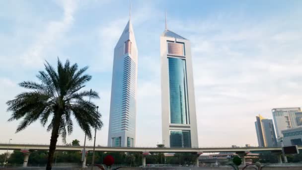 Emirates towers, Dubai — Stockvideo
