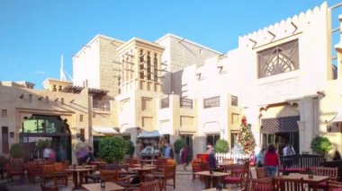 İnsanlar Dubai turist restoranda