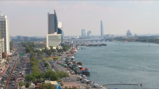 Vista para Deira e Dubai Creek, Emirados Árabes Unidos — Vídeo de Stock