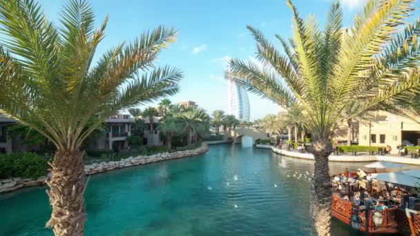 Туристический залив Дубая — стоковое видео