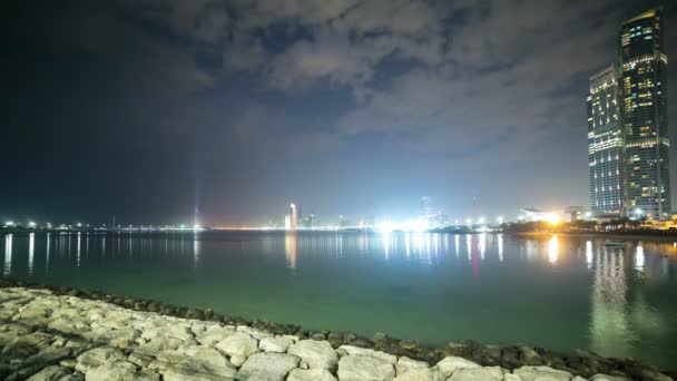 Abu Dhabi panorama nocturno — Vídeos de Stock