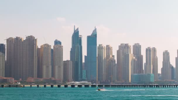 Dubai Marina vista, Emiratos Árabes Unidos — Vídeo de stock