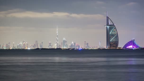 Złoty zachód panorama w Dubaju — Wideo stockowe