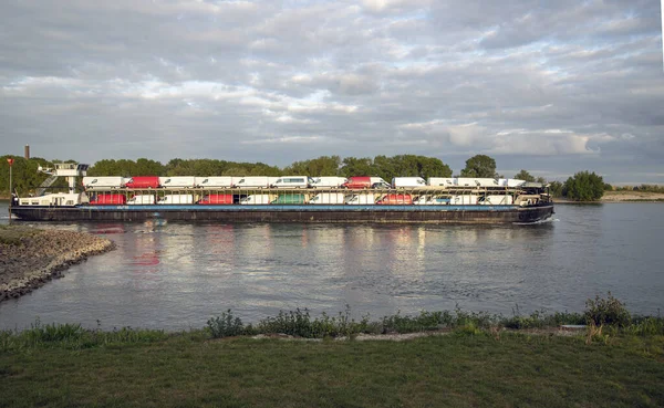 Belvízi Konténerszállító Konténerszállító Konténerek Folyó Felett Hollandiában Waal River — Stock Fotó