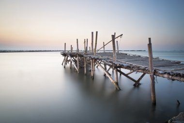 Geleneksel bambu dock