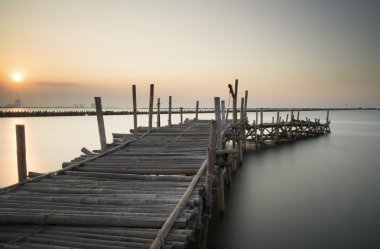 Geleneksel bambu dock