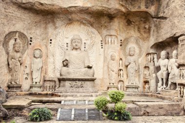 Longmen Buda heykelleri