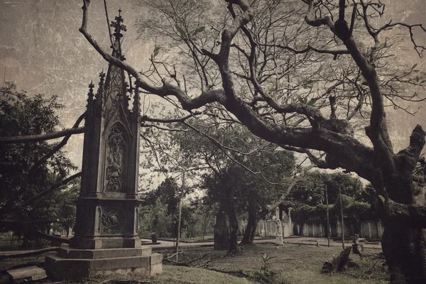 The scary cemetery — Stock Photo, Image