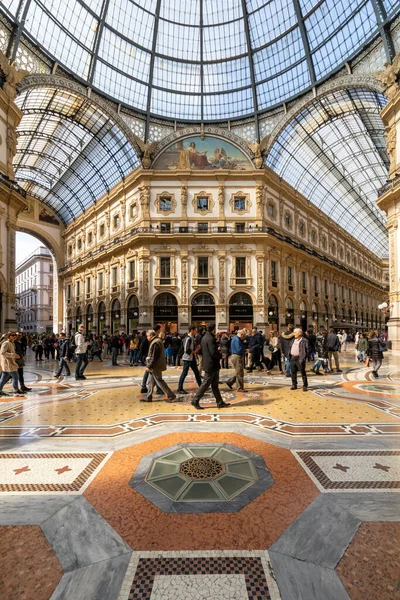 Εσωτερική Αρχιτεκτονική Της Galleria Vittorio Emanuele Και Την Ευρεία Άποψη — Φωτογραφία Αρχείου