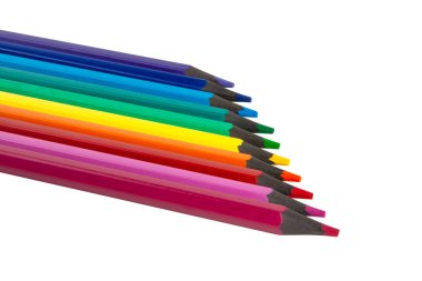 Teh beyaz üzerine izole edilmiş sanat yaratımı için farklı renk kalemleri