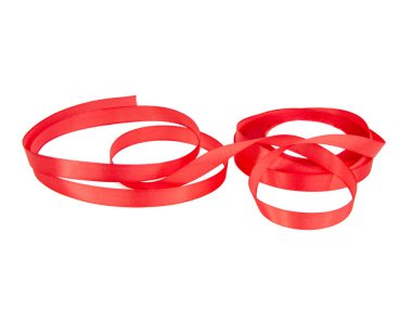 Beyaz arka planda izole edilmiş hediyeler için kırmızı bant dekoratifi