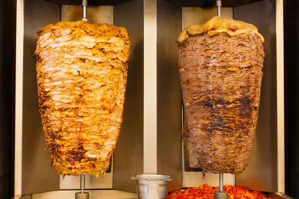 Мясо фаст-фуда Chicken Lamb Shawerma — стоковое фото