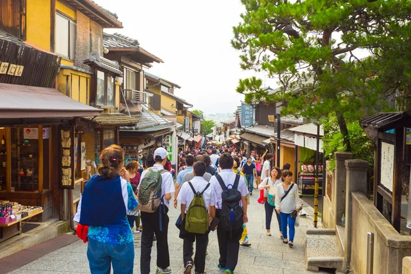 Tourists Shopping Street Matsubara-Dori Kyoto — Stock Photo, Image