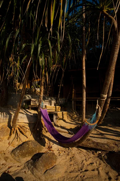 Bungalow de praia de selva isolada Rede — Fotografia de Stock